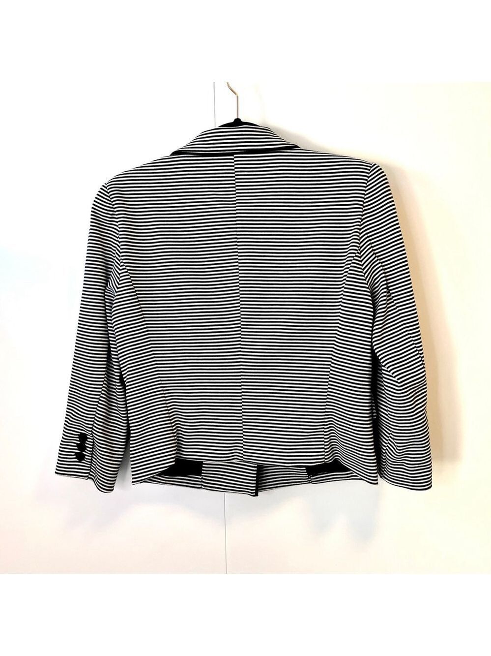 BCBG Striped Black & White Cropped Blazer Jacket Women’s Small - Picture 8 of 12